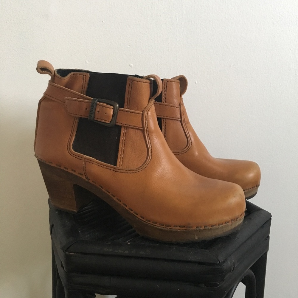 Cognac clog boots